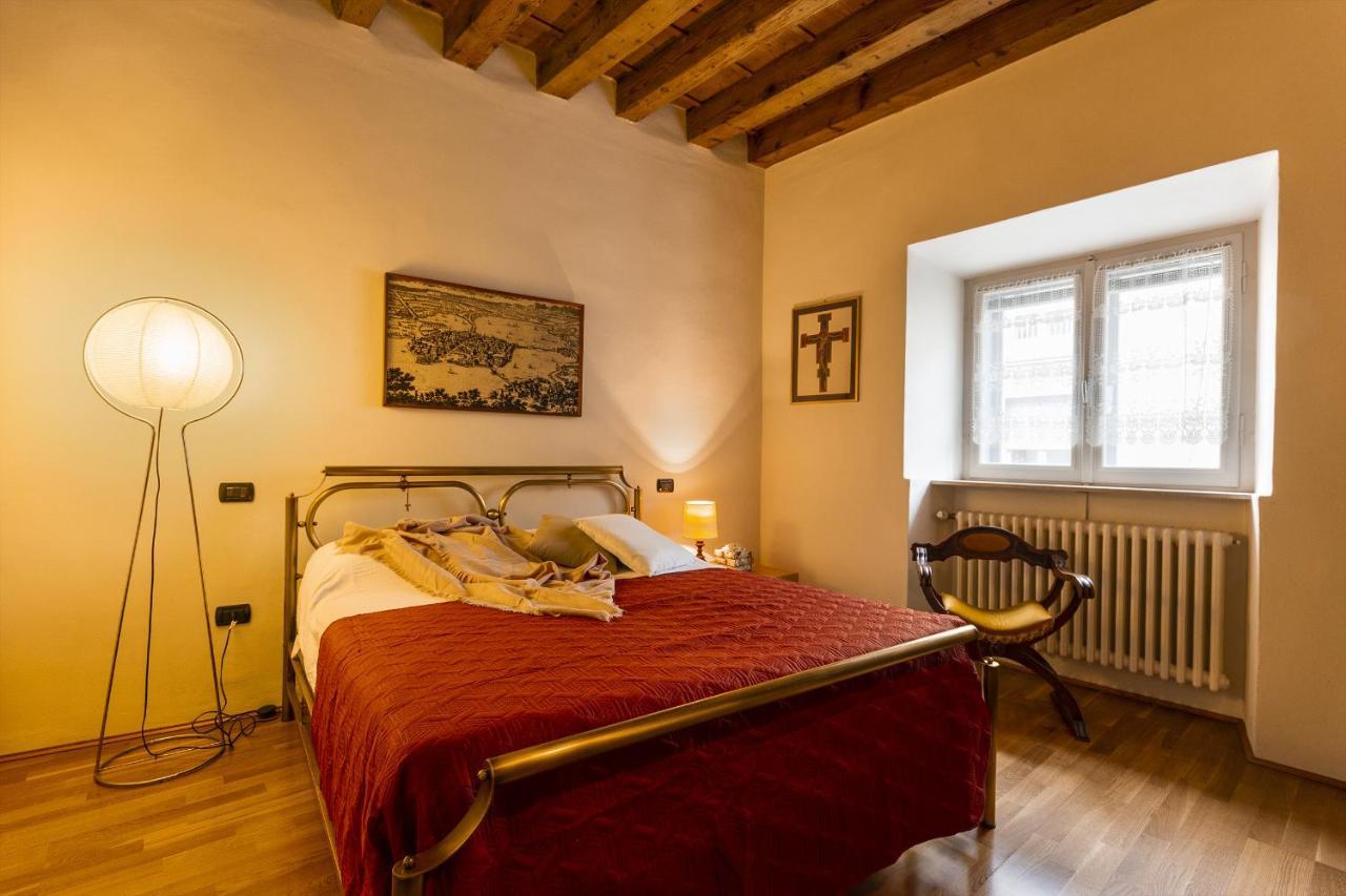 Cavour Suite - Smart Holiday Mantova Kültér fotó
