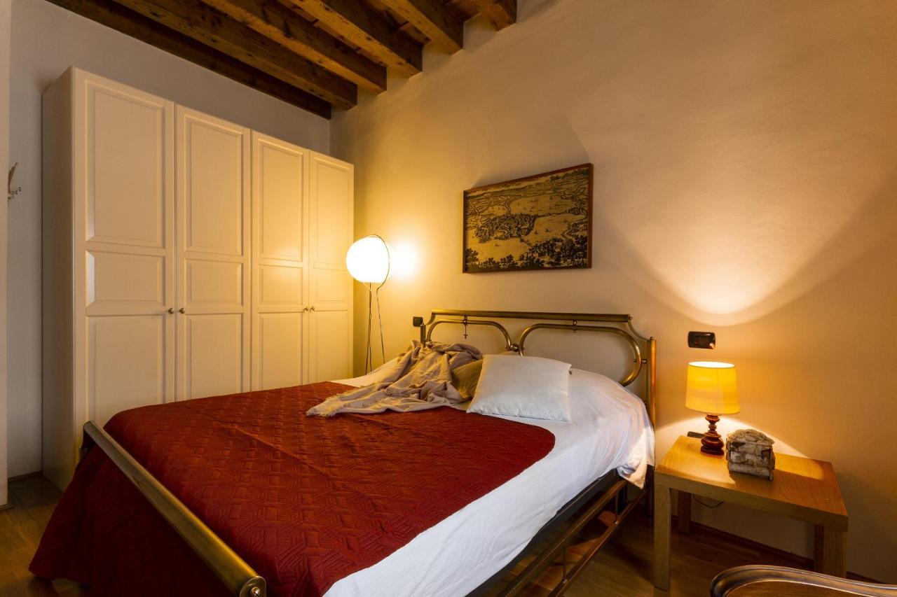 Cavour Suite - Smart Holiday Mantova Kültér fotó
